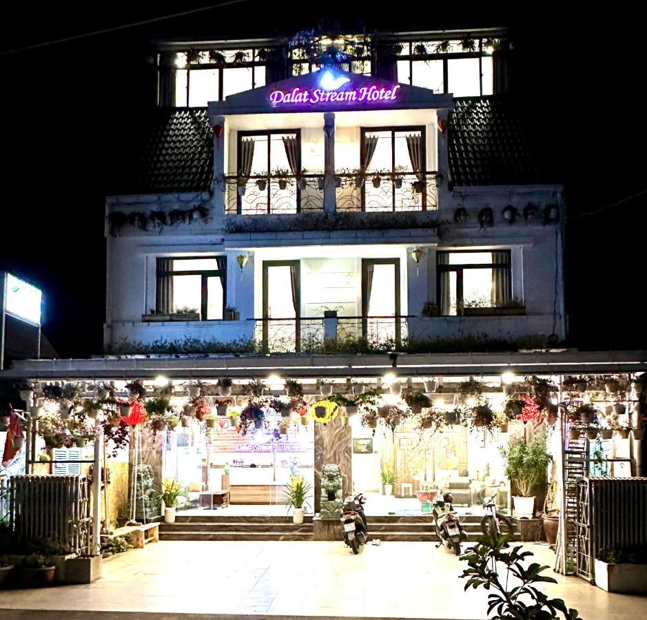 Dalat Stream Hotel-Khach San Dep ダラット エクステリア 写真